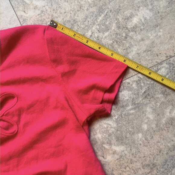 Early 2000's Cut-out Crop Top | Flower Cut Out | Hot Pink | Size S - Picture 9 of 10